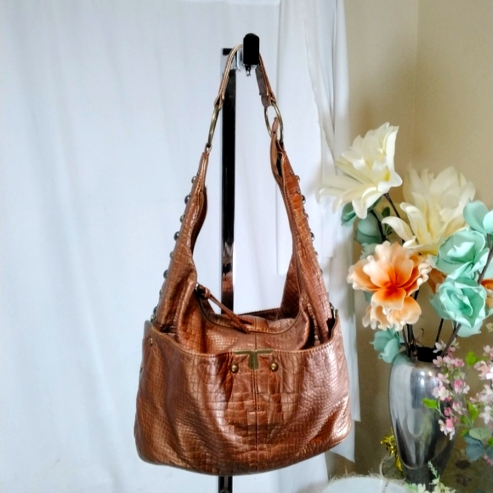 Bueno vegan leather bag